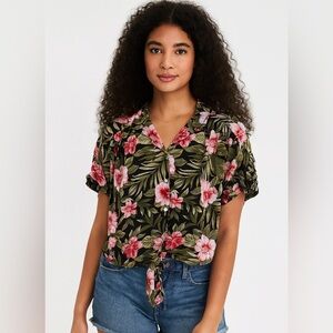 American Eagle S Black Pink Floral Hawaiian Vacation Tie Crop Top